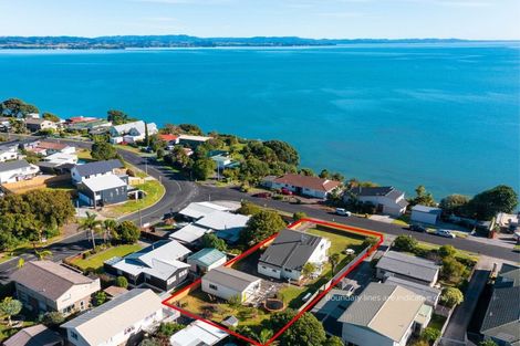 Photo of property in 3 Crispe Road, Clarks Beach, 2122