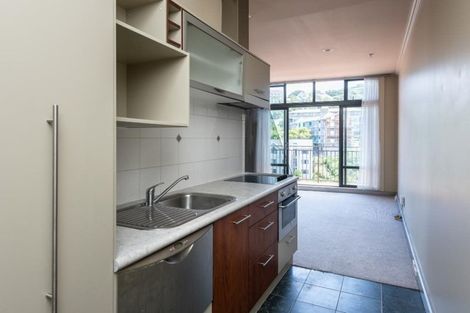 Photo of property in Atrium Towers, 154 The Terrace, Wellington Central, Wellington, 6011