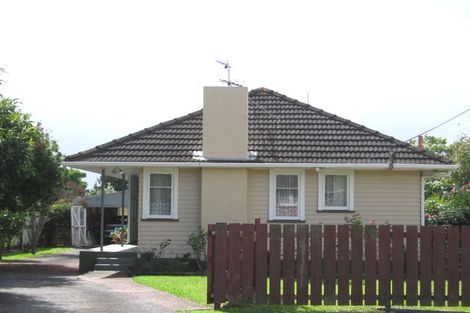 Photo of property in 40 Edwards Avenue, Henderson, Auckland, 0610