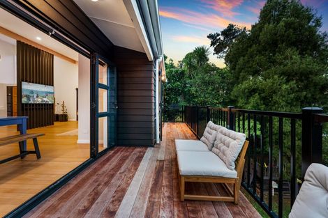 Photo of property in 2/21 Aorangi Place, Birkenhead, Auckland, 0626