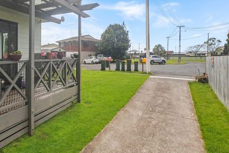 Photo of property in 9 Karawa Place, Kawakawa Bay, Papakura, 2585