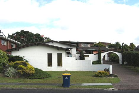Photo of property in 8 Stapleford Crescent, Browns Bay, Auckland, 0630