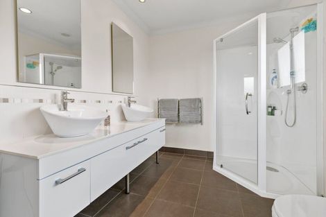 Photo of property in 25 Leafield Crescent, Henderson, Auckland, 0612