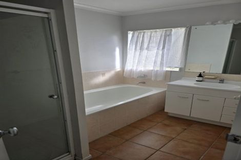 Photo of property in 27 Emmerdale Avenue, Papakura, 2110