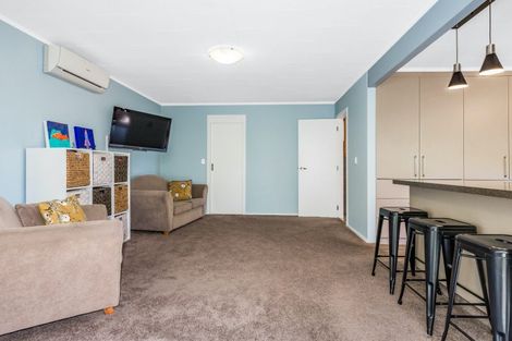 Photo of property in 31 Seddon Street, Waikanae, 5036