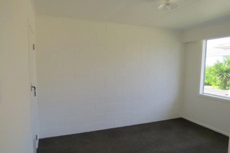 Photo of property in 8 Simons Street, Moturoa, New Plymouth, 4310