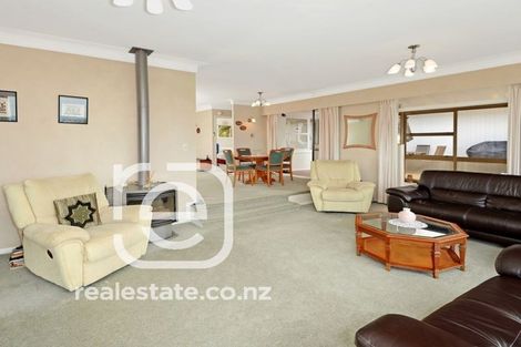 Photo of property in 21 Marlborough Avenue, Glenfield, Auckland, 0629