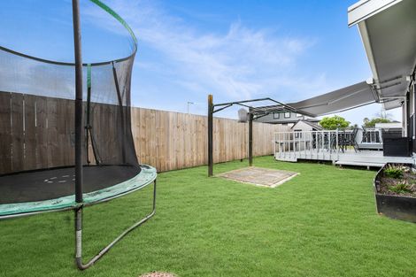 Photo of property in 67b Manuroa Road, Takanini, 2112