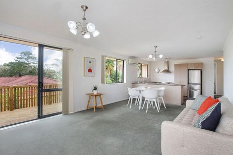 Photo of property in 2 Plumstead Rise, Glen Eden, Auckland, 0602
