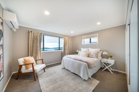 Photo of property in 85 Spenmoor Street, Newlands, Wellington, 6037