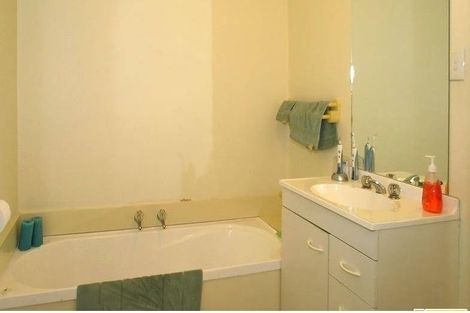 Photo of property in 27a Kentwood Drive, Woodridge, Wellington, 6037