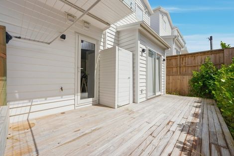 Photo of property in 6c Law Street, Torbay, Auckland, 0630