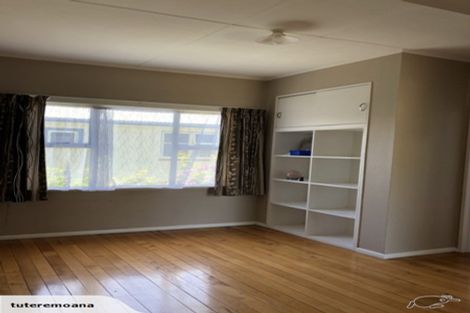 Photo of property in 72 Kent Street, Carterton, 5713