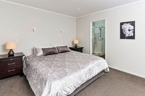Photo of property in 24 Coralsea Way, Arkles Bay, Whangaparaoa, 0932