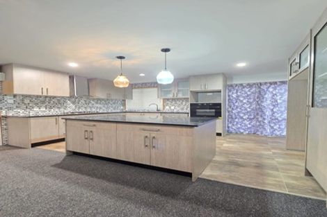 Photo of property in 14 Waimana Road, Conifer Grove, Takanini, 2112