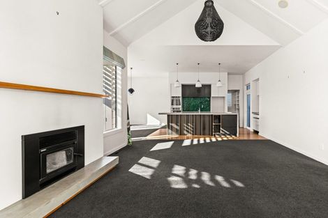 Photo of property in 27 Neeve Road, Taradale, Napier, 4112