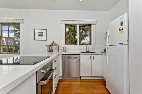 Photo of property in 3/14-26 Beach Road, Northcote Point, Auckland, 0627