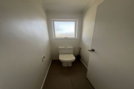 Photo of property in 13 Vina Place, Massey, Auckland, 0614