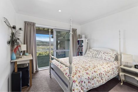 Photo of property in 15 Birkhall Grove, Strathmore Park, Wellington, 6022