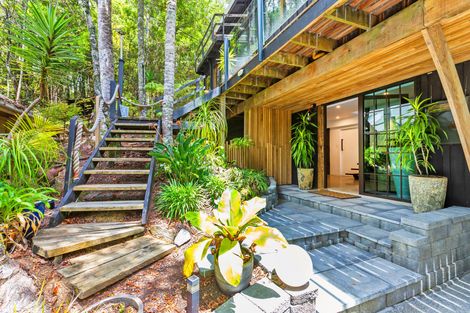 Photo of property in 93 Brick Bay Drive, Sandspit, Warkworth, 0982