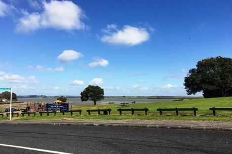 Photo of property in 51 Roys Road, Weymouth, Auckland, 2103