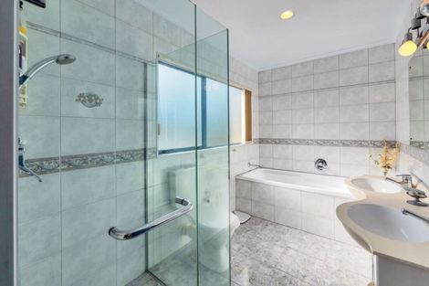 Photo of property in 33a Youngs Road, Papakura, 2110