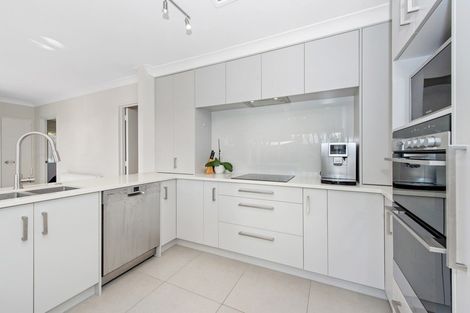 Photo of property in 15 Halcione Close, Flagstaff, Hamilton, 3210