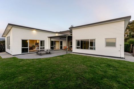 Photo of property in 17 Botany Lane, Whitby, Porirua, 5024