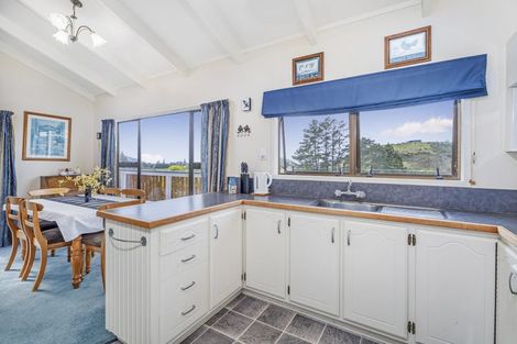 Photo of property in 8 Ocean Beach Road, Tairua, 3508