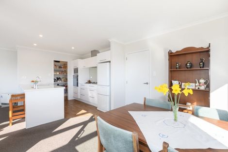 Photo of property in 124 Rowesdale Drive, Ohauiti, Tauranga, 3112