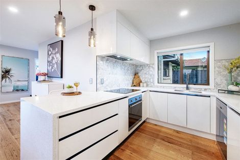 Photo of property in 2/322 Te Atatu Road, Te Atatu South, Auckland, 0610