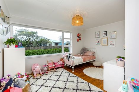 Photo of property in 246 Huatoki Street, Upper Vogeltown, New Plymouth, 4310