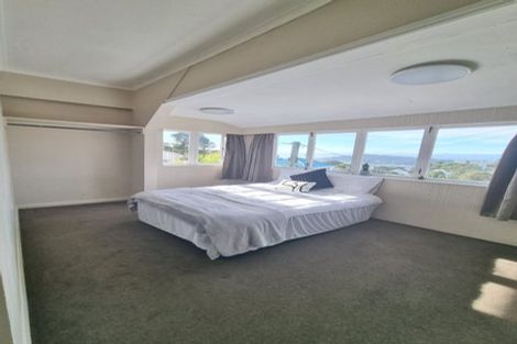 Photo of property in 2 Sugarloaf Road, Brooklyn, Wellington, 6021