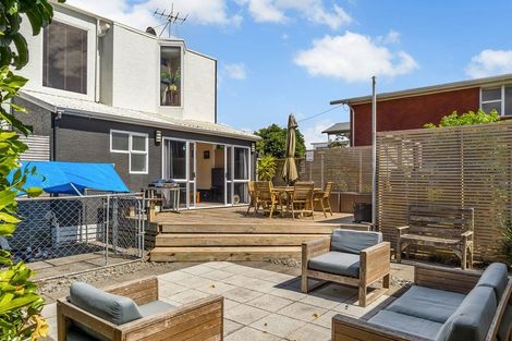 Photo of property in 9 Sackville Street, Fitzroy, New Plymouth, 4312