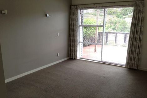 Photo of property in 49 Tiketike Way, Brooklyn, Wellington, 6021