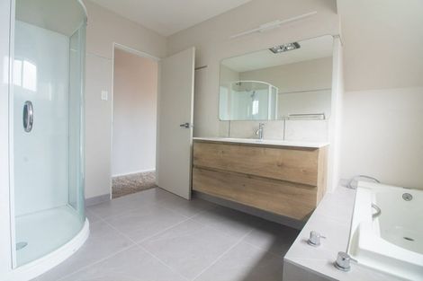 Photo of property in 84 Wade River Road, Stanmore Bay, Whangaparaoa, 0932