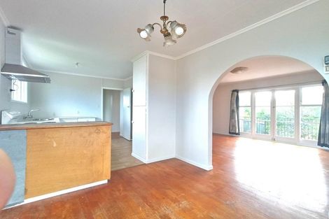 Photo of property in 38 Larne Avenue, Pakuranga Heights, Auckland, 2010