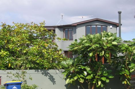 Photo of property in 2/2 Rahopara Street, Castor Bay, Auckland, 0620