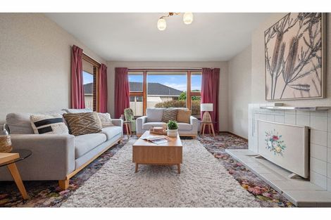 Photo of property in 12 Blossomdale Place, Bishopdale, Christchurch, 8053