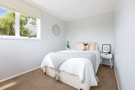 Photo of property in 10 Tau Grove, Takapuwahia, Porirua, 5022