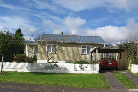 Photo of property in 124 Matipo Road, Te Atatu Peninsula, Auckland, 0610