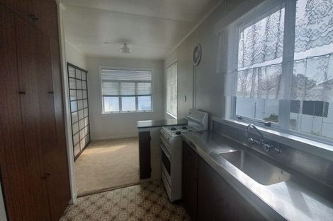 Photo of property in 1 Endeavour Street, Marfell, New Plymouth, 4310