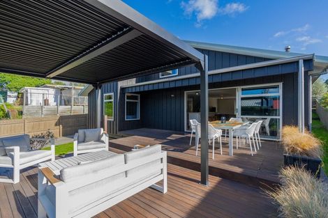 Photo of property in 6 Kent Avenue, Waitarere Beach, Levin, 5510