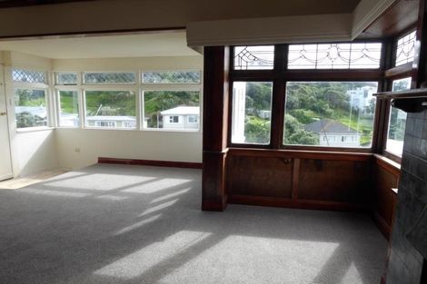 Photo of property in 9 Hungerford Road, Lyall Bay, Wellington, 6022