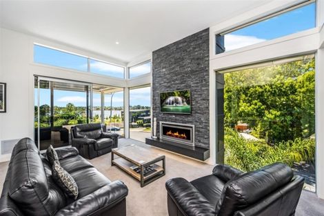 Photo of property in 133 Lake Crescent, Hamilton Lake, Hamilton, 3204