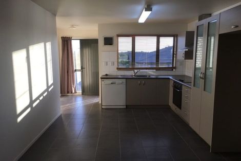 Photo of property in 302 Triangle Road, Massey, Auckland, 0614