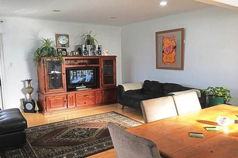 Photo of property in 19 Swallow Drive, Manurewa, Auckland, 2102