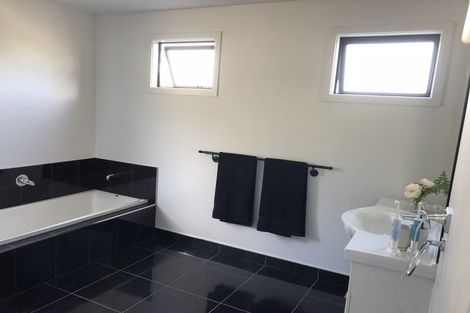 Photo of property in 14 Lakeview Terrace, Taradale, Napier, 4112