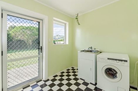 Photo of property in 11 Rawene Street, Waikanae, 5036