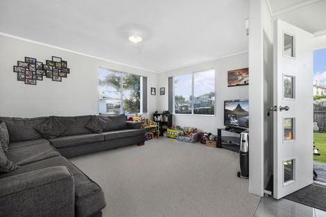 Photo of property in 1/14 Silver Creek Road, Weymouth, Auckland, 2103